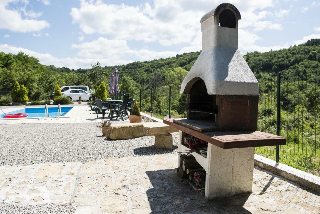 Holiday Home Cosseriga Racicki Brijeg Exterior photo